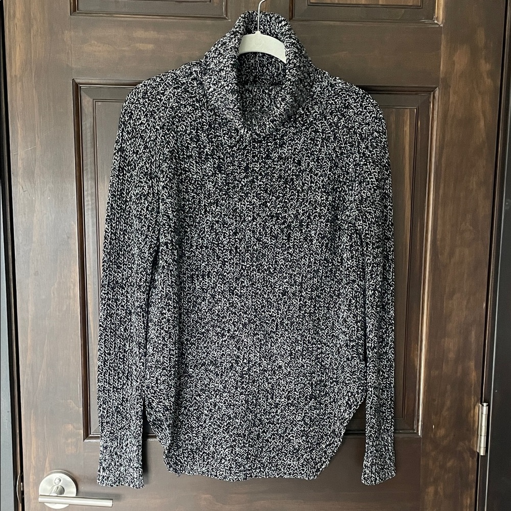 Urban Outfitters Silence & Noise Turtleneck Sweater - Black & White Size XS
